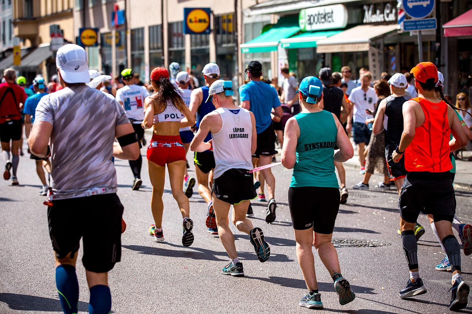 Människor som springer Stockholm marathon
